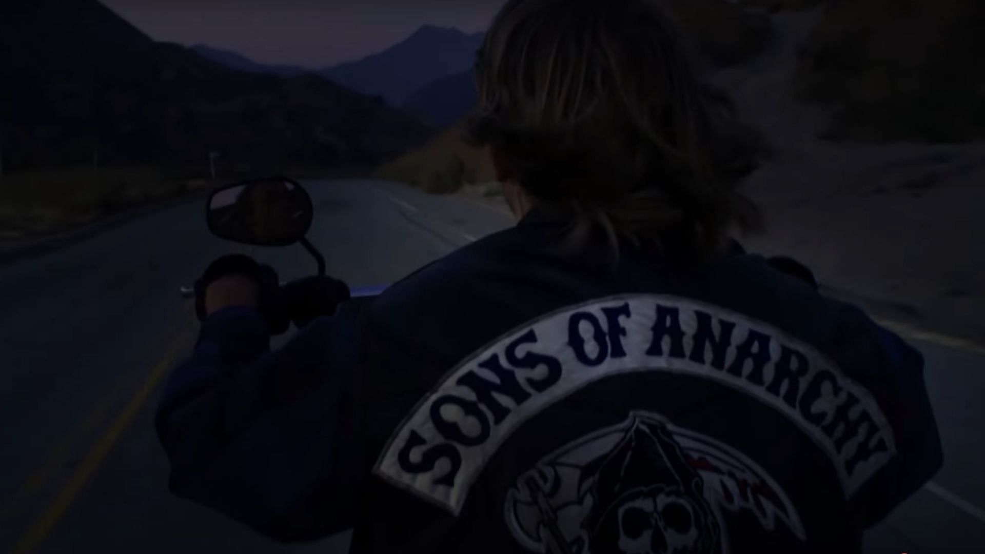 Jax rides off into the horizon in Sons of Anarchy (Image via YouTube/FX Networks)